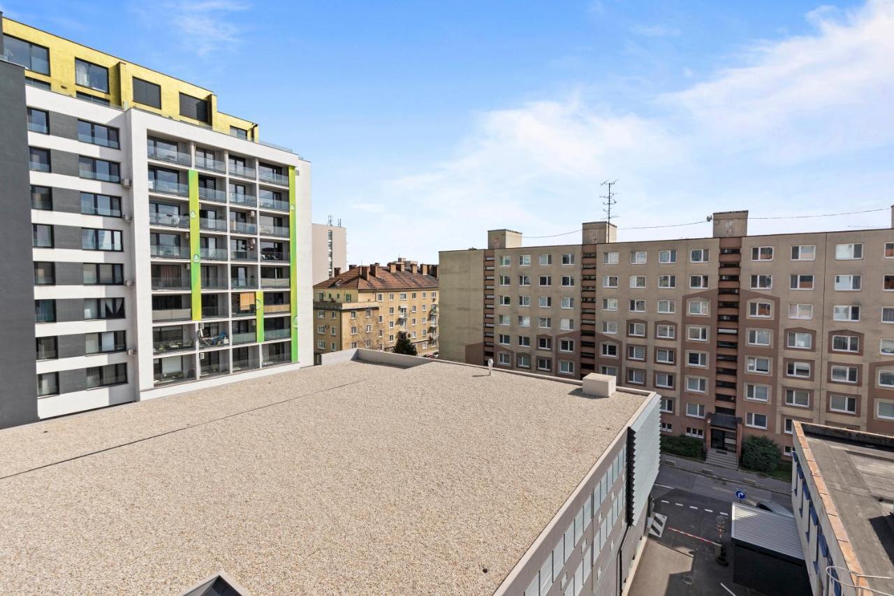 Ferienwohnung Lam Black - Ac - Balcony Pressburg Exterior foto